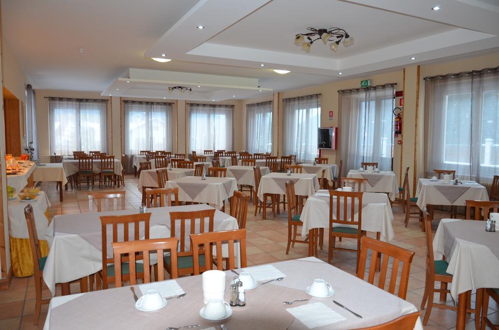 Hotel Pineta Фалькаде Екстер'єр фото