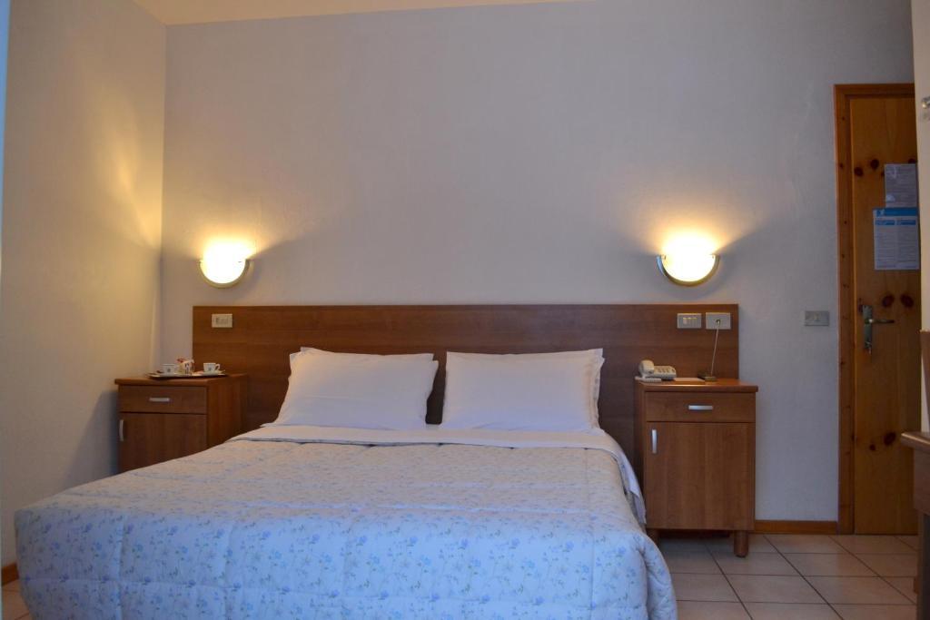 Hotel Pineta Фалькаде Номер фото
